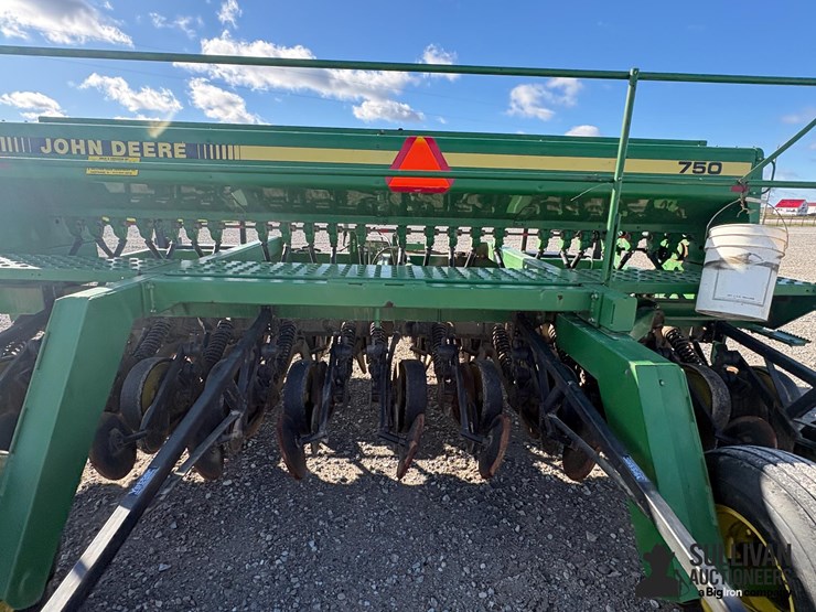 john-deere-750-image-15