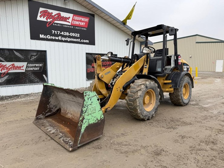 2015-caterpillar-908h2-image-2