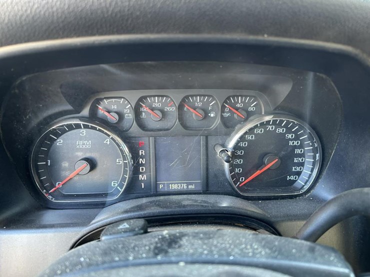 2015-chevrolet-silverado-2500hd-image-112