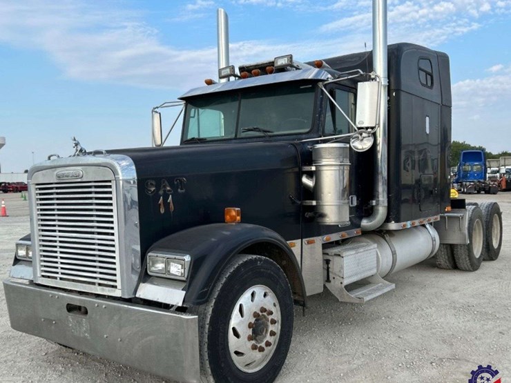 1999-freightliner-fld120-classic-image-1