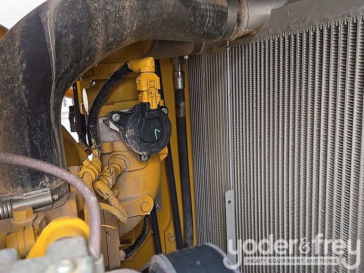 2019-deere-850l-lgp-image-127