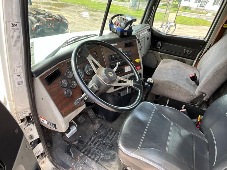 western-star-4700sb-image-28