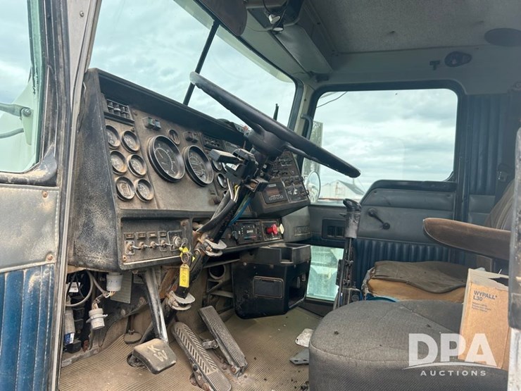 kenworth-t800-image-7