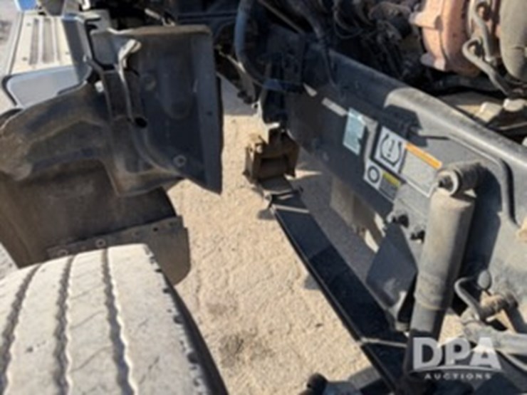 peterbilt-567-image-52