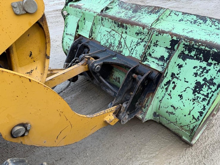 2012-caterpillar-906h-image-21