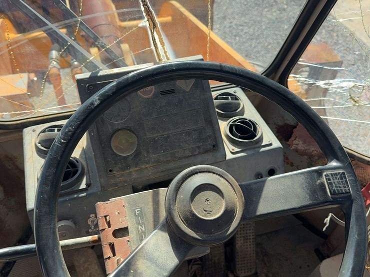 john-deere-444-image-24