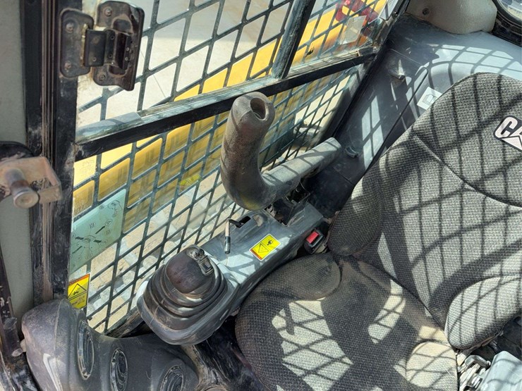 caterpillar-259d-image-35