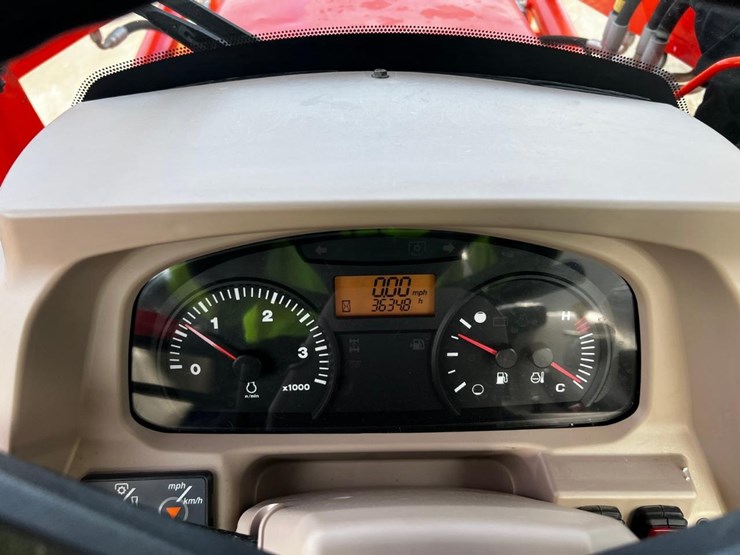 2010-kubota-m8540-image-21