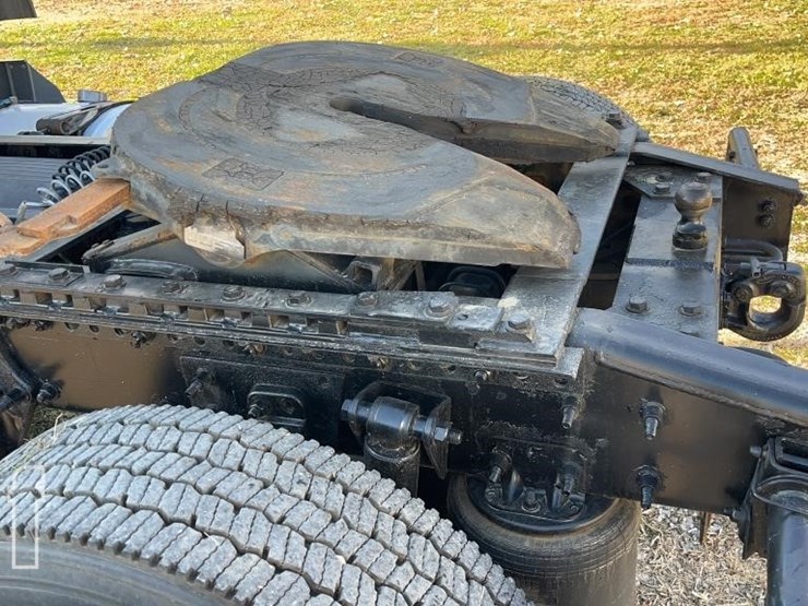 2016-freightliner-cascadia-125-image-5