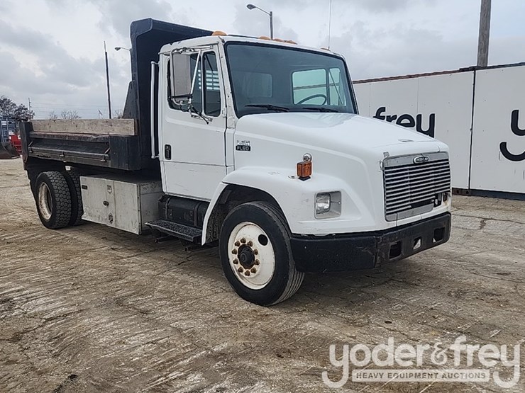2001-freightliner-fl60-image-7