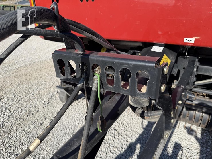 case-ih-rb565-image-13