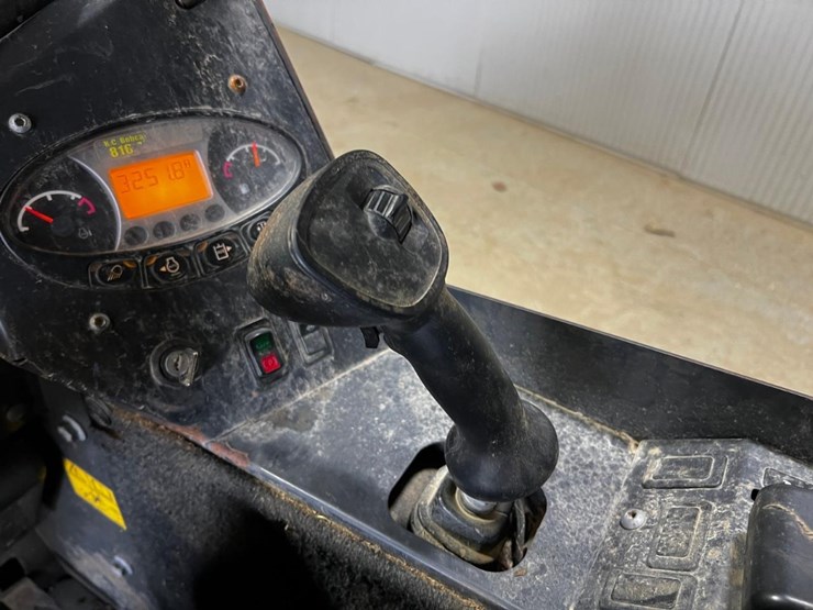 2021-bobcat-l23-image-22