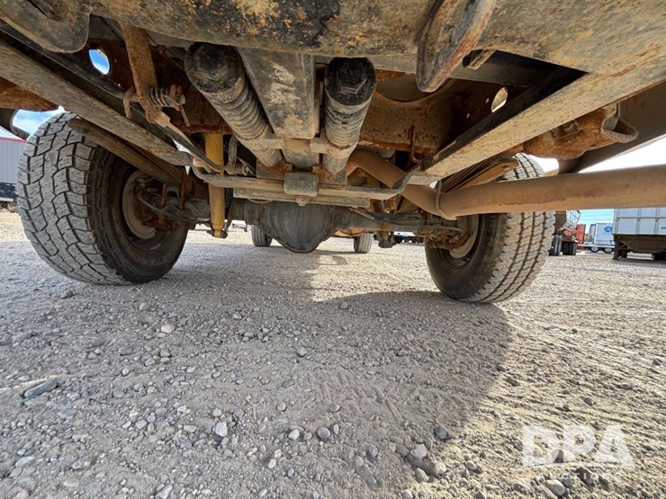 2010-chevrolet-silverado-2500hd-image-34