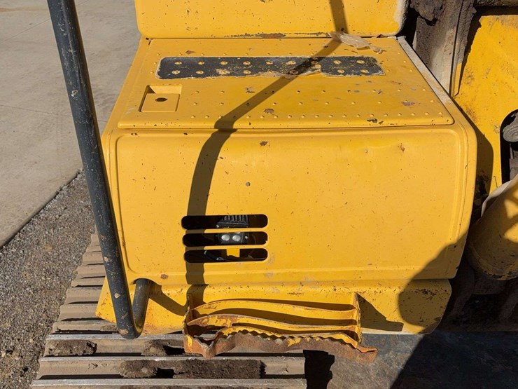komatsu-pc210-lc-10-image-39