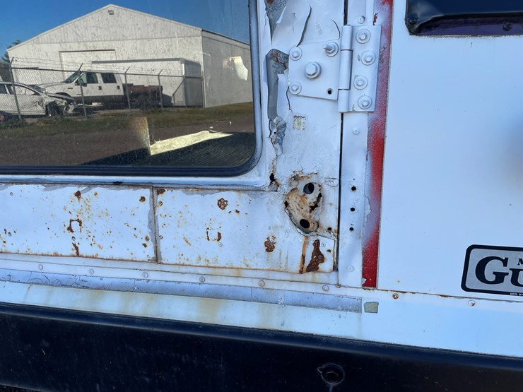 #1071-•-1999-chevy-short-bus-(has-wi-title)-image-18