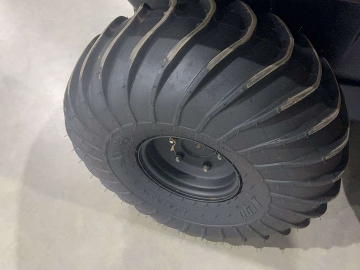 2020-argo-600-frontier-amphibious-6-wheeler-image-7