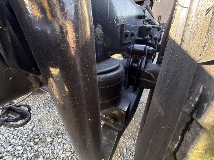 2012-peterbilt-389-image-61