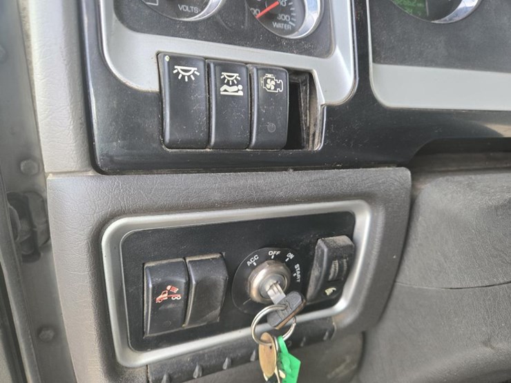 2013-kenworth-t660-image-50