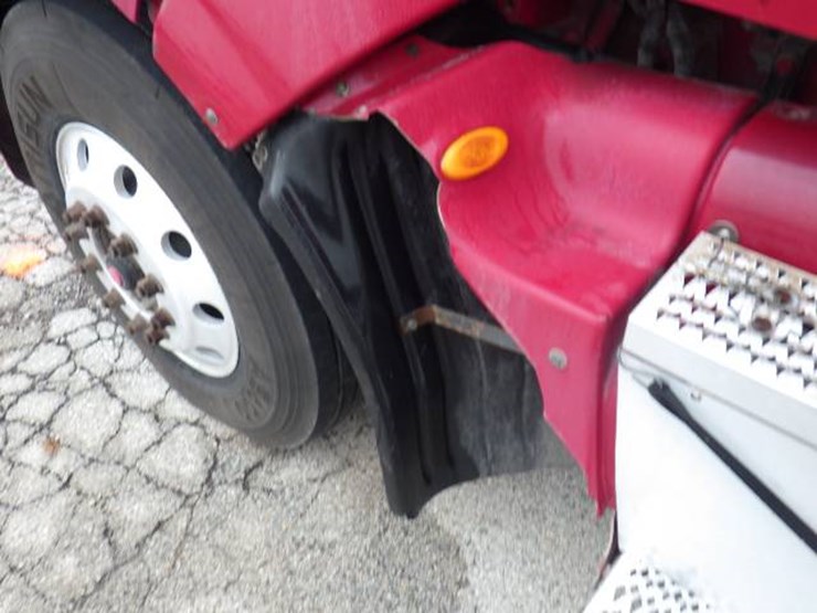 peterbilt-386-image-19