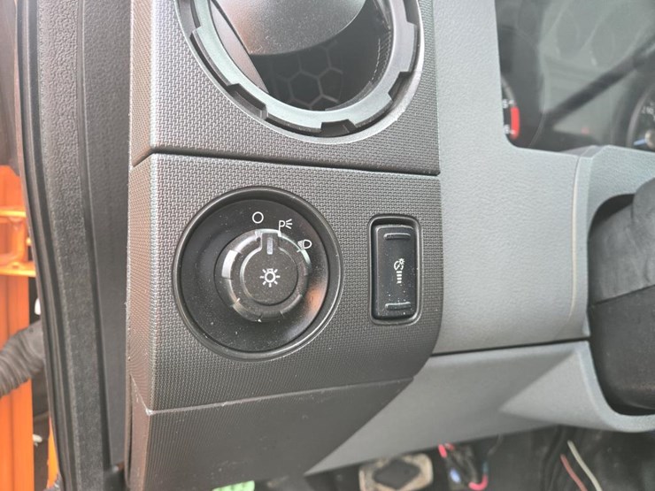 2015-ford-f650-image-37