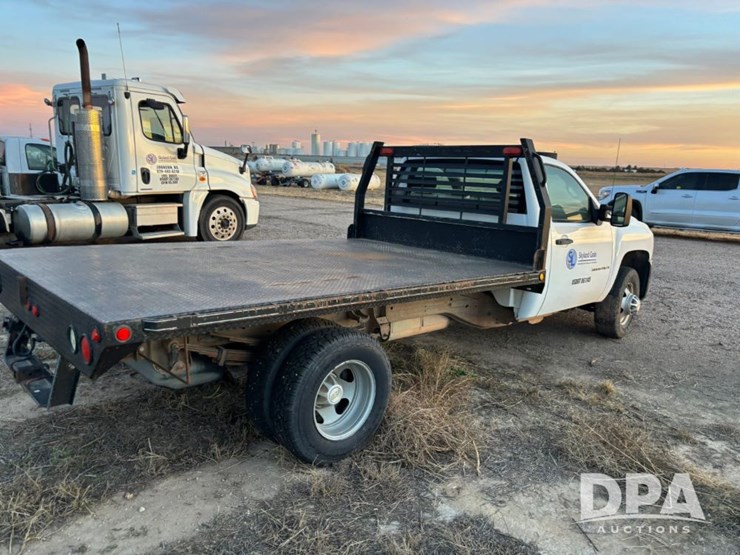 2009-chevrolet-3500hd-image-4