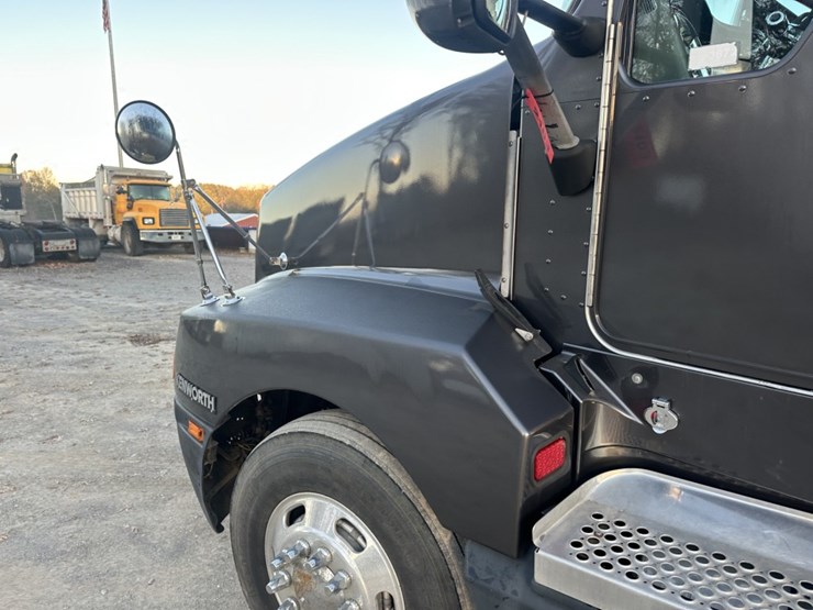 2006-kenworth-t600b-image-10