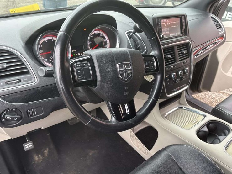 2019-dodge-grand-caravan-image-23