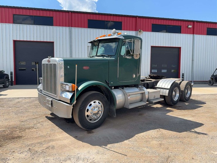 2003-peterbilt-379-image-1