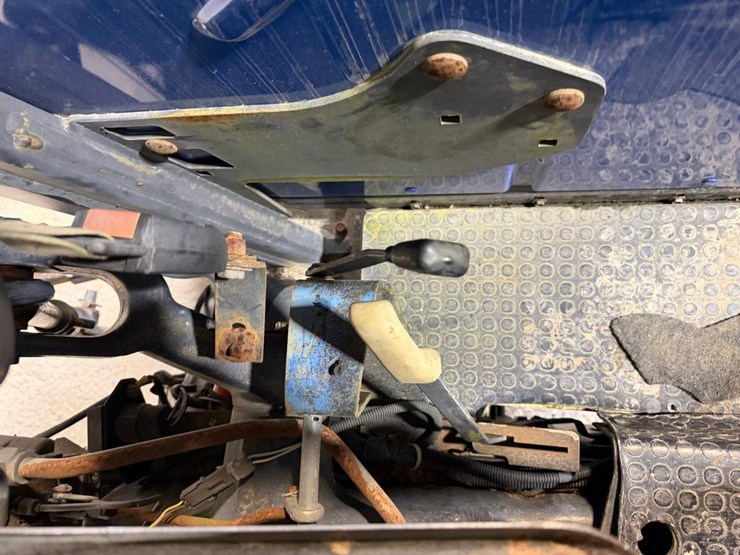 new-holland-tb110-image-23