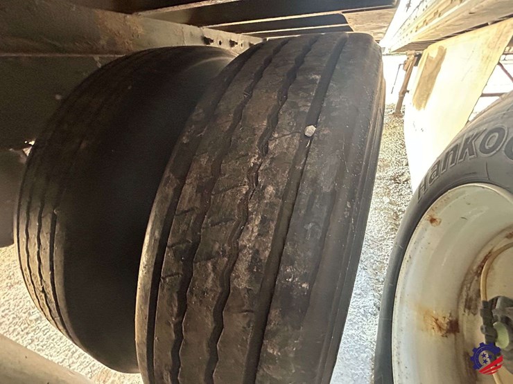 2015-stoughton-28-ft-x-102-in-image-9