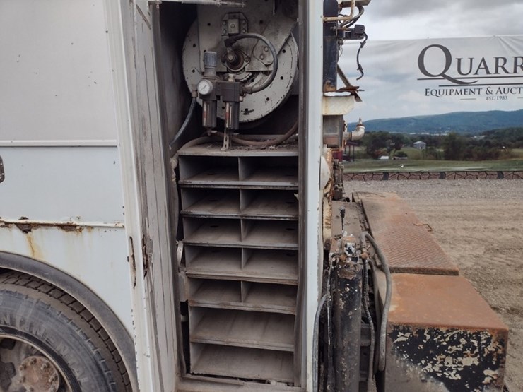 freightliner-fl70-image-20