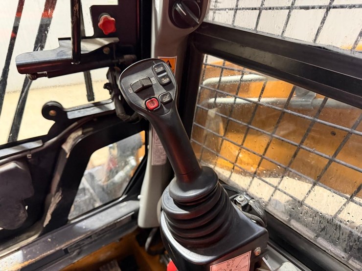 2022-case-tv450b-image-27