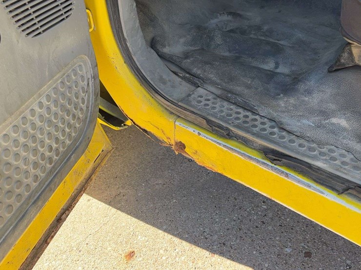 2005-ford-f350-image-25