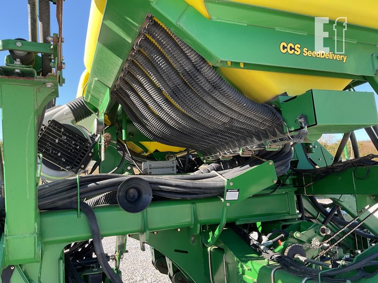 john-deere-1790-image-32