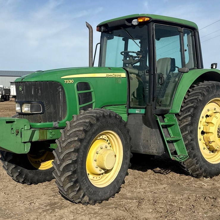 JOHN DEERE 7330