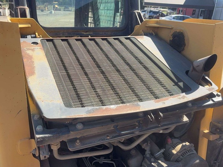 caterpillar-246-image-14