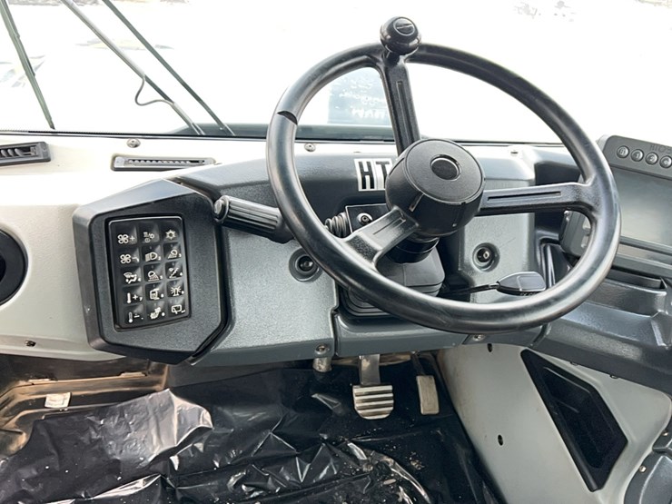 2019-deere-260e-image-20