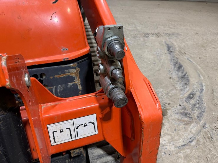 2023-kubota-scl1000-image-11