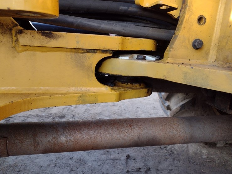 caterpillar-908m-image-30