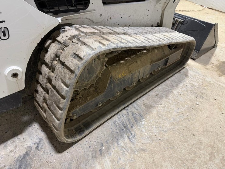 2022-bobcat-t740-image-17