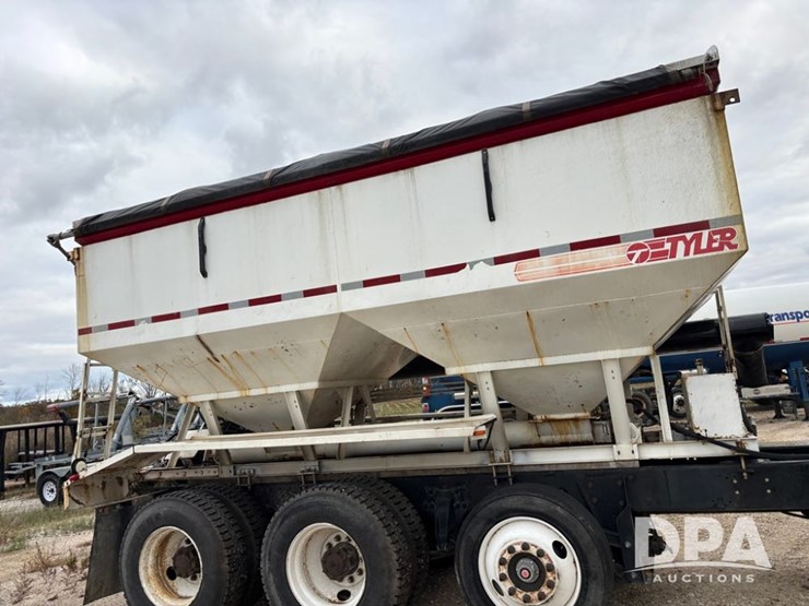 freightliner-fld112-image-59