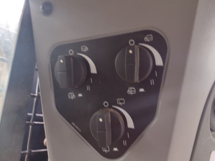 caterpillar-d7e-lgp-image-12