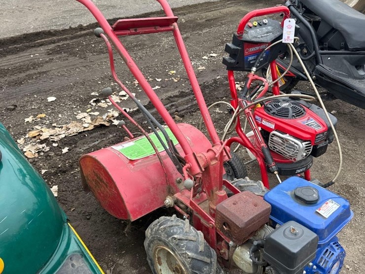 troy-bilt-rear-tine-gas-rototiller-image-3