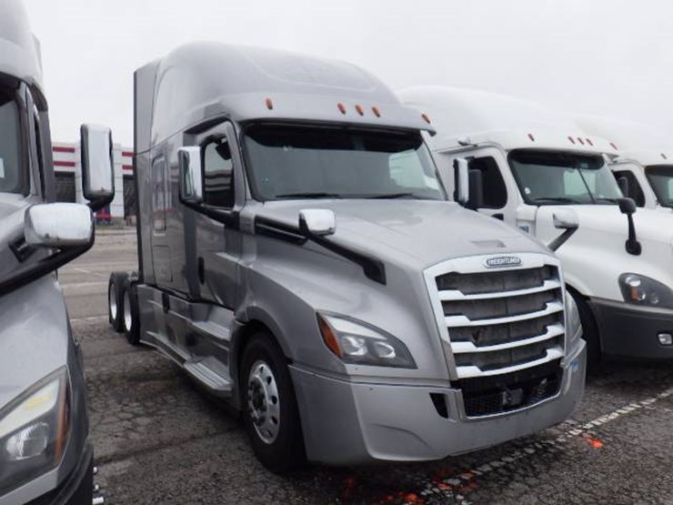 2019-freightliner-cascadia-126-image-4