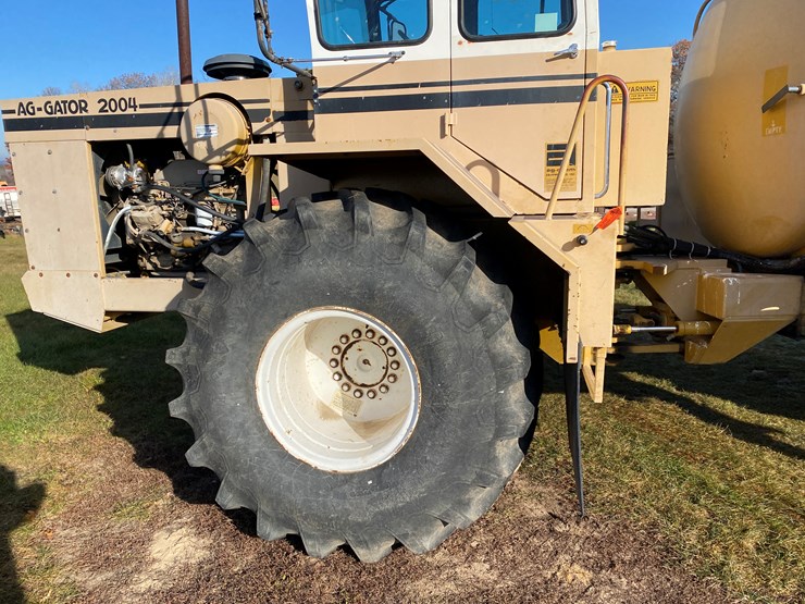 #1300-•-ag-gator-2004-injector-applicator-(colfax,-wi)-image-15