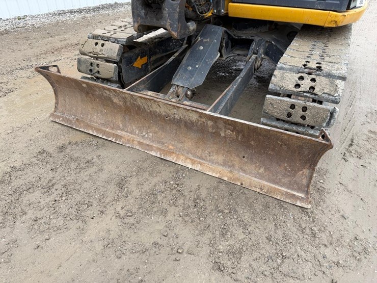 2018-deere-85g-image-14