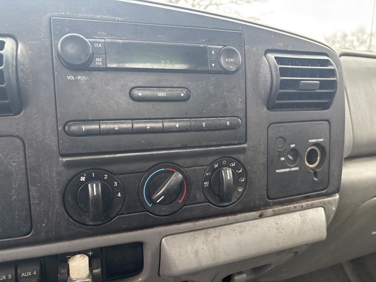 ford-f350-xl-image-34