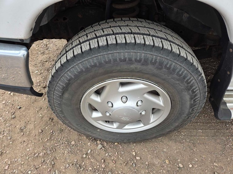 2012-ford-e350-image-22