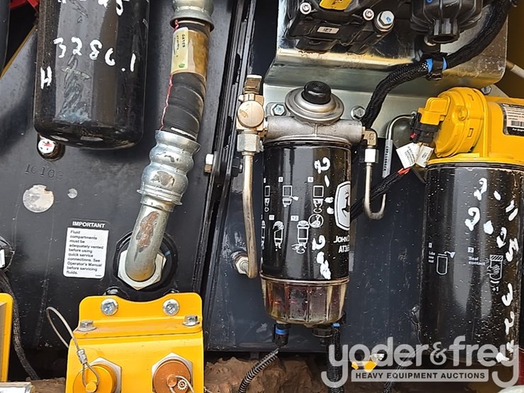 2019-deere-850l-lgp-image-82