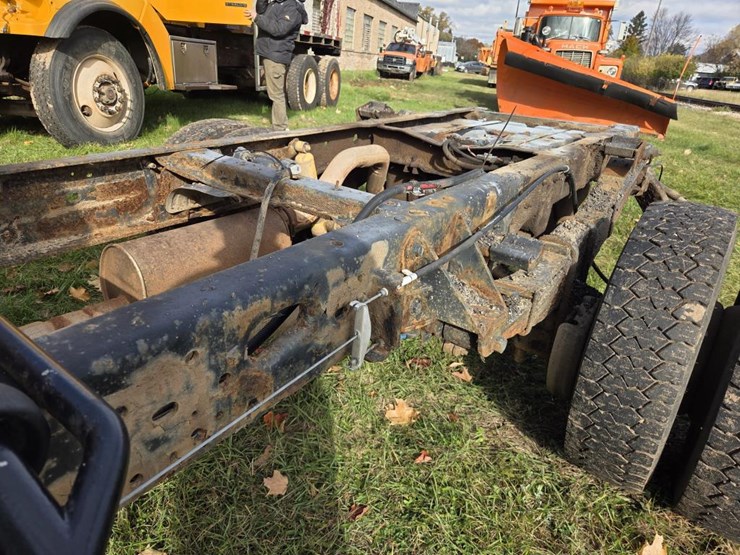 ford-f550-xl-image-23